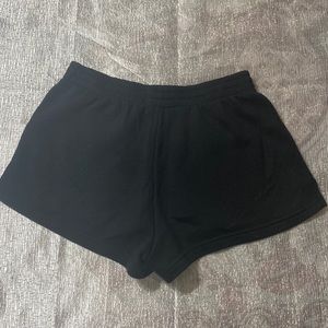 I am selling this forever 21 shirts in size small